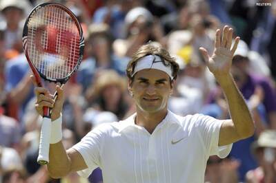 Federer hires Annacone to turn things around