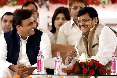 Mulayam Singh Yadav, Shivpal Yadav, Akhilesh Yadav Come Together to Celebrate Diwali in Saifai