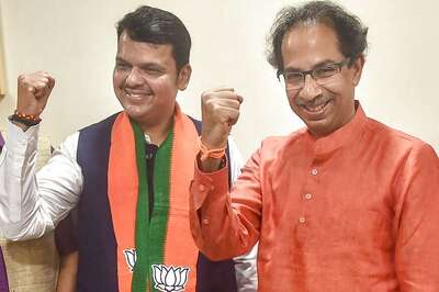 Congress Calls BJP 'Morally Corrupt' as Sena Accuses Ally of Poaching MLAs Ahead of Meeting With Governor