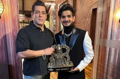 Munawar Faruqui Thanks 'Bade Bhai' Salman Khan Post BB17 Win, Drops Photo With Him Holding Trophy