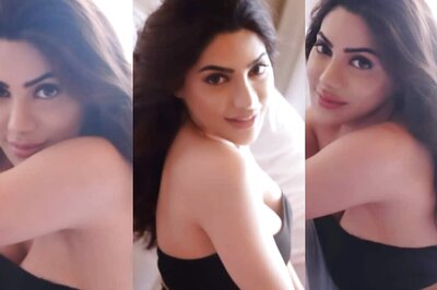 HOT! Nikki Tamboli Goes Bold As She Poses in Bed Wearing See-through Dress for Sexy Video; Watch