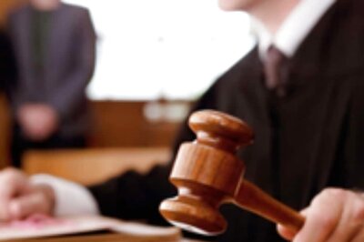 Does Voluntary Handshake Between Muslim Woman, Adult Male Violate Shariat Law? Kerala HC Weighs In