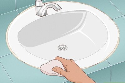 How to Caulk a Bathroom Sink