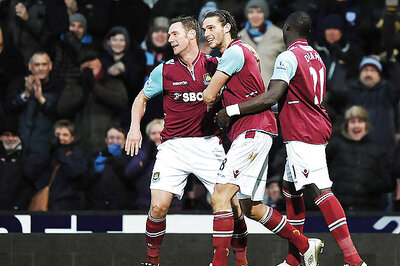 West Ham's Carroll sinks Swansea City 1-0