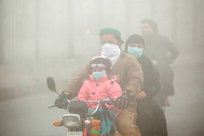 1.35 Lakh Deaths in 1 Year: With Purifiers and Lawsuits, Pakistanis Fight Back Against Smog
