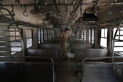 Woman Dies After Being 'Pushed' Out of Local Train by Husband in Mumbai