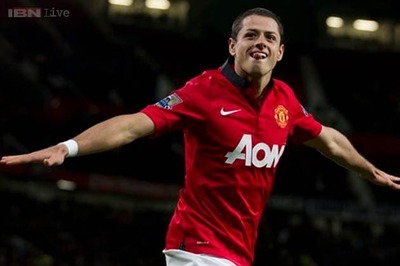 Manchester United add Hernandez for US tour