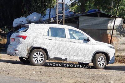 MG Hector Plus 6-Seater SUV Spotted Testing Ahead of Launch