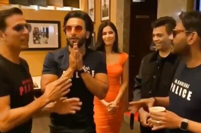 Ranveer Singh Arrives Late for Sooryavanshi Trailer Launch, Here's How Akshay Reacted