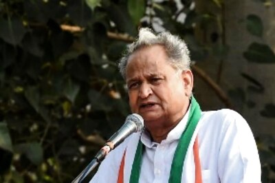 Rajasthan CM Ashok Gehlot Undergoes Angioplasty at Jaipur's Govt Hospital After Facing Post Covid Issues