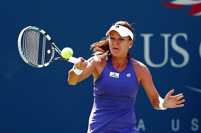 Radwanska eases into Stuttgart quarter-finals
