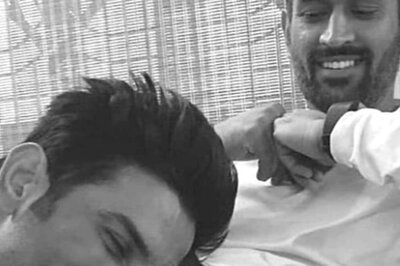 Sushant Singh Rajput's Throwback Photo With Dhoni Goes Viral, Leaves Netizens Teary-Eyed