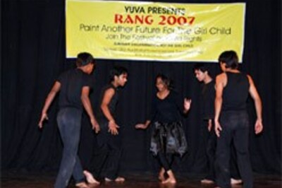 'Yuva' paints the town red for girl child