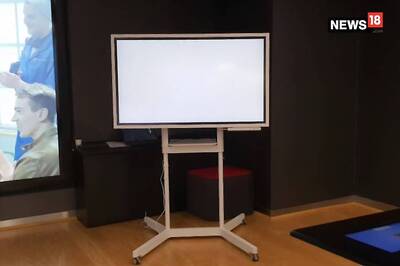 Samsung Flip Interactive Digital Display Launched For Rs 3 Lakh