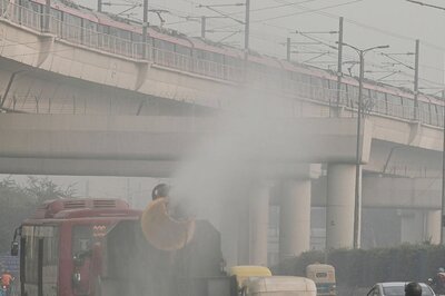 Delhi Air Pollution News Updates: Construction Banned in NCR as AQI Turns ‘Severe’; Non-Essential Vehicles from Noida Cannot Enter Delhi