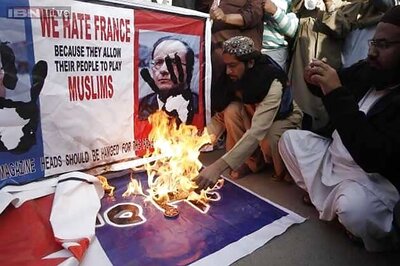 Pakistan: Around 5000 join rally against Charlie Hebdo for publishing Prophet Mohammed cartoon