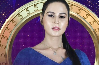 Bigg Boss Tamil 5: Transgender Woman Namitha Marimuthu Among 18 Contestants