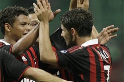 Milan beat Juventus and lift Berlusconi Trophy