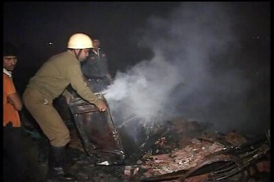Kolkata: 70 shanties gutted in fire at EM Bypass