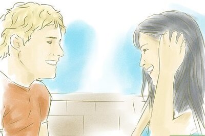 How to Hook up With a Guy As a Teenager