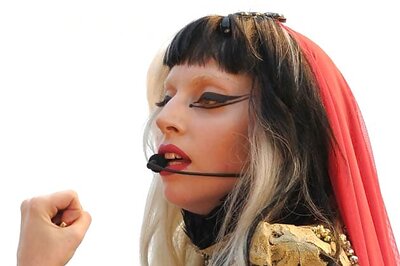 Taylor Kinney spontaneously kissed me: Lady Gaga