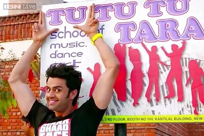 'Mickey Virus' Tweet Review: First day, first show