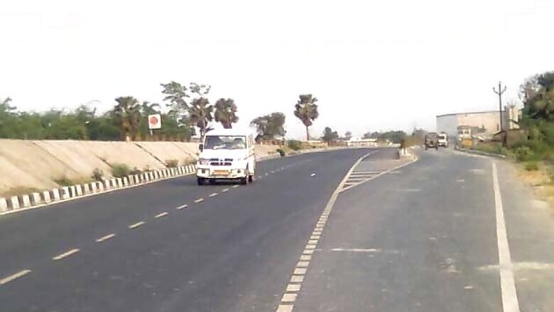 Budget focuses on road network on borders with China, Pakistan