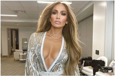 Jennifer Lopez Signs Multi-year Production Deal with Netflix