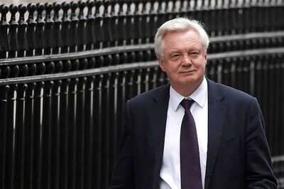 UK Offered 'Statement of Intent' on Irish Border to Unlock Talks: Brexit Minster