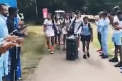 CWG 2022: Indian Women's Hockey Team Get Rousing Applause after Winning Bronze | WATCH