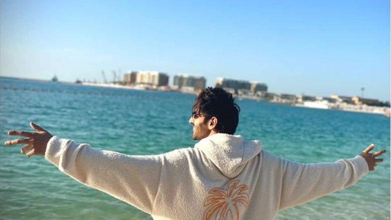 Kartik Aaryan Welcomes 2024 With Arms Wide Open, Drops Photo From Beach Vacay; See Here