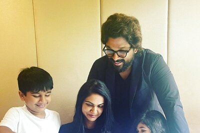 Allu Arjun Celebrates 11th Wedding Anniversary by Sharing Sweet Family Picture; Shruti Hassan Reacts