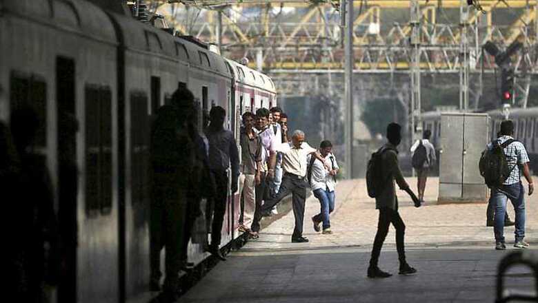5 Dead, 10 Injured After Falling Off Over-Crowded Train in Chennai