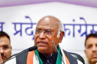 Cong Chief Kharge Holds Meeting with Opposition Leaders Day After Rahul's Conviction
