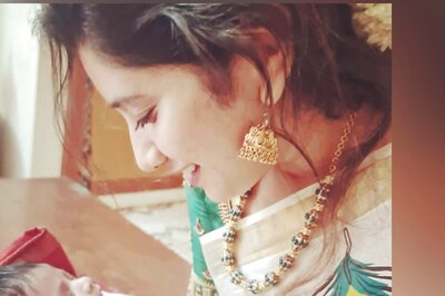 Bigg Boss Tamil's Priyanka Deshpande Shares Adorable Photo With Her Newborn Niece