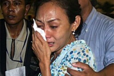 90 killed in Indonesia jet crash