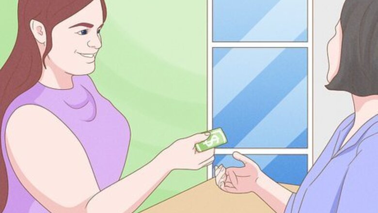 How to Know How Much to Tip a Dog Groomer