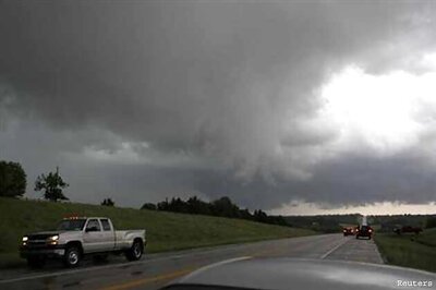 Tornado touches down west of Oklahoma City: Report