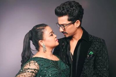 Bharti Singh Flaunts Diamond Earrings Gifted By Hubby Haarsh Limbachiyaa on Her Birthday
