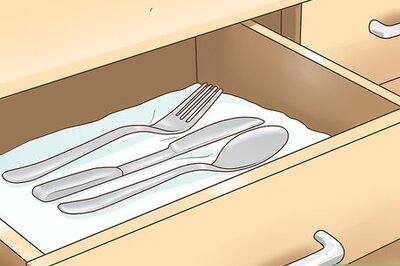 How to Store Healthy Snacks in Your Work Desk