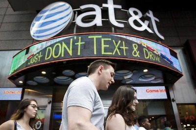 AT&T, U.S. Justice Department Court Fight Over Time Warner Deal Heads Into Closing Arguments