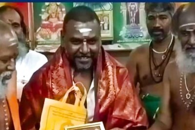 Raghava Lawrence Visits Tamil Nadu's Dhandayuthapani Temple As Chandramukhi 2 Hits Cinemas