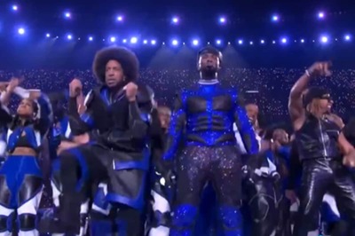 How Fans Are Reacting To Usher's 'Flashy' Super Bowl Performance