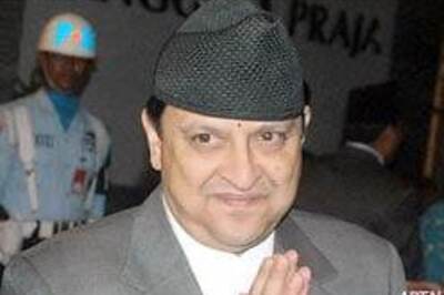 Nepal king offers 'power to people' soon