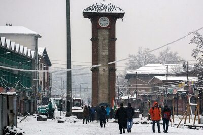 Snowfall in J&K, HP, U'khand; Yellow Alert In Chennai, Thundershowers Likely For 3 Days | IMD Updates
