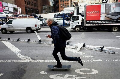 Under-foot Traffic Lights for Phone Zombies on Trial in Australia