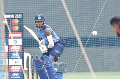 IND v AUS 2023: India Win the Toss and Elect to Bowl in 1st ODI; Umran Malik Misses Out