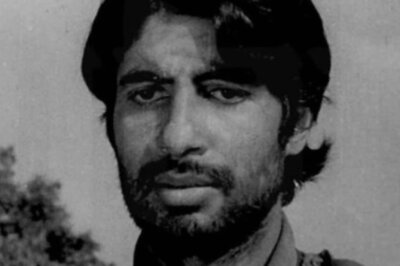 Amitabh Bachchan Completes 52 Years in Bollywood, Shares Pic From Debut Film Saat Hindustani