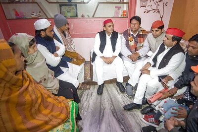 'Why is BJP on Streets If All Is Fine with New Law?' SP Chief after Meeting Kin of Anti-CAA Stir Victims