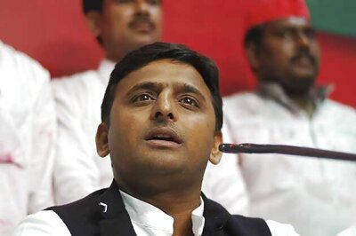 UP CM Akhilesh Yadav calls Mayawati 'buaji'